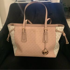 Michael Kors Voyager Blush and Cream Signature logo Tote